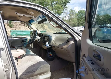 2001 Ford F-150 King Ranch Edition/Lariat/Xlt from USA, damaged, VIN 1FTRW08L11KF26390